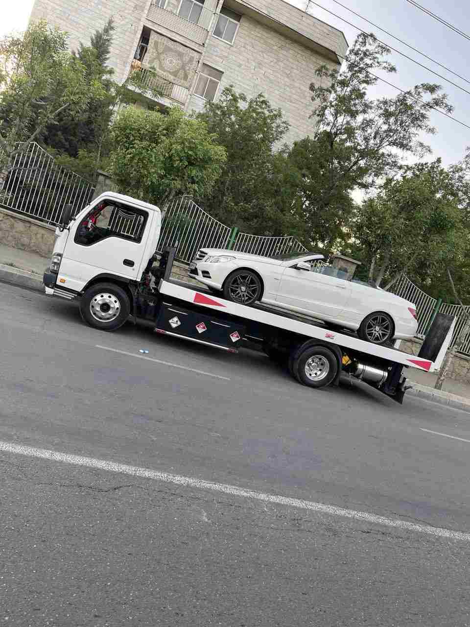 اولین و مجهزترین امداد خودرو هشتگرد